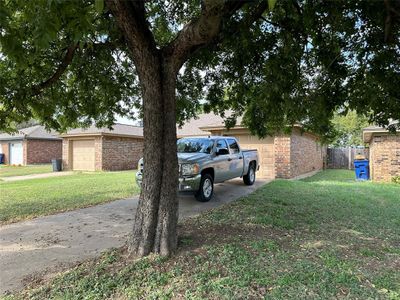 1428 Briar Circle, Home with 4 bedrooms, 2 bathrooms and null parking in Crowley TX | Image 3