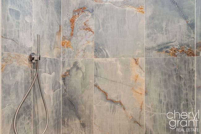 Suite 1-Shower | Image 39