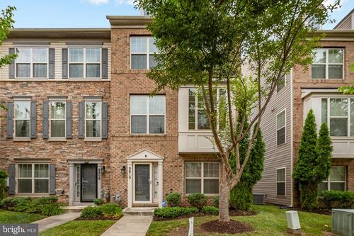 9810 Smithview Pl, GLENARDEN, MD, 20706-1681 | Card Image