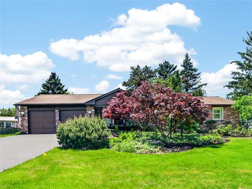 29 Tartarian Cir, Greece, NY, 14612-3621 | Card Image