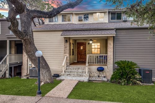 529 Venture Blvd S, Lago Vista, TX, 78645-8545 | Card Image