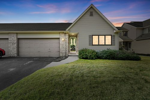 715 Cedar Creek Rd, Grafton, WI, 53024-1197 | Card Image