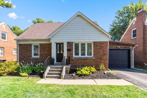 75 Collinson Blvd, North York, ON, M3H3C2 | Card Image