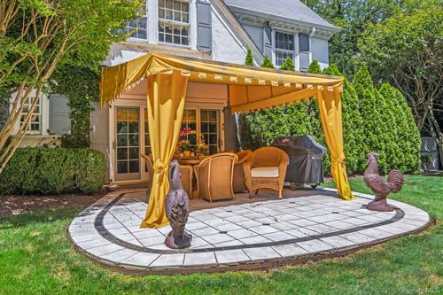 42 Clock Tower Ln, Old Westbury, NY, 11568-1004 | Card Image