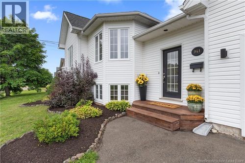 941 Barachois St, Dieppe, NB, E1A6X5 | Card Image