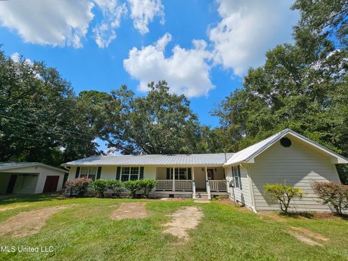 136 Baucum Rd, Carriere, MS, 39426-8829 | Card Image