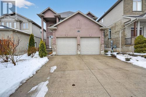 1310 Oakcrossing Rd, London, ON, N6H0C1 | Card Image