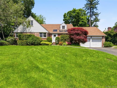 17 Glenwood Dr, Great Neck, NY, 11021-1836 | Card Image