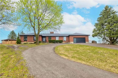 282 German School Road, Paris, ON, N3L3E1 | Card Image