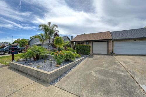 10712 Sterling Wood Way, Rancho Cordova, CA, 95670-5627 | Card Image