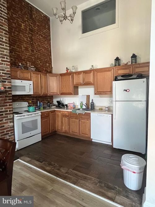 15 S Carrollton Ave, BALTIMORE, MD, 21223-2626 | Card Image