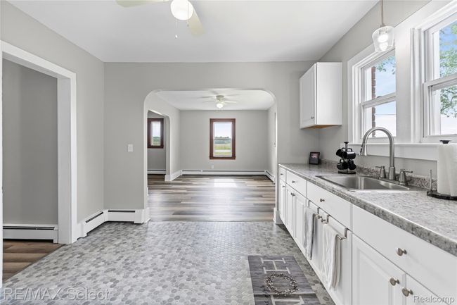 3933 East St 18.jpg | Image 17