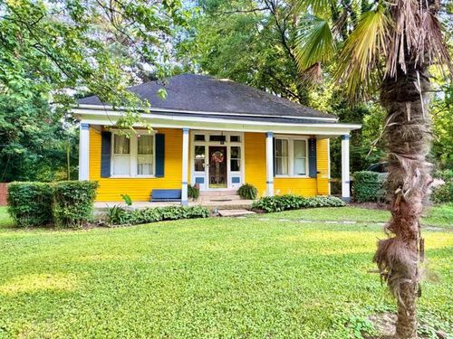 147 W Main Aly, Verona, MS, 38879-2397 | Card Image