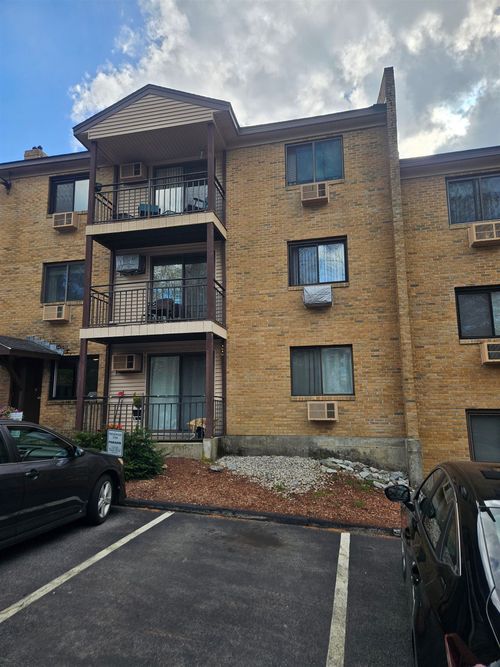 1014-23 Country Club Dr, Manchester, NH, 03102-8835 | Card Image