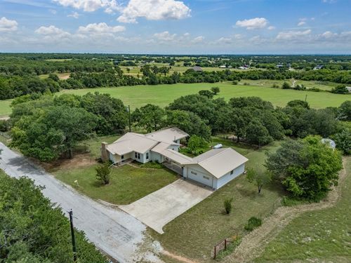 381 Bynum Road, Bowie, TX, 76230 | Card Image