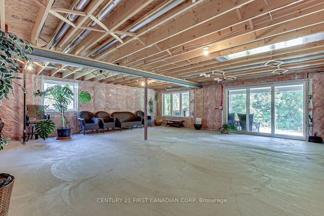 2129 Lockwood Cres, House other with 2 bedrooms, 2 bathrooms and 2 parking in Mount Brydges ON | Image 30