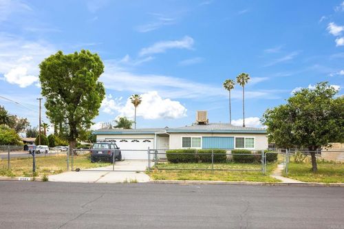 6564 Lynwood Way, Highland, CA, 92346 | Card Image