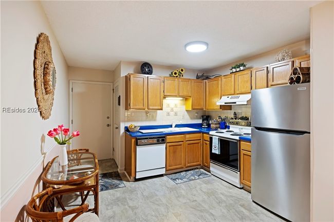 APT-1323 - 239 Beach City Rd, Condo with 2 bedrooms, 2 bathrooms and null parking in Hilton Head Island SC | Image 9