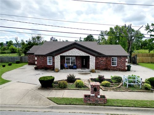 1610 W Olive St, Rogers, AR, 72756-3308 | Card Image