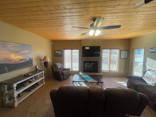 c-17 Winter Park Ln, Angel Fire, NM, 87710-8304 | Card Image