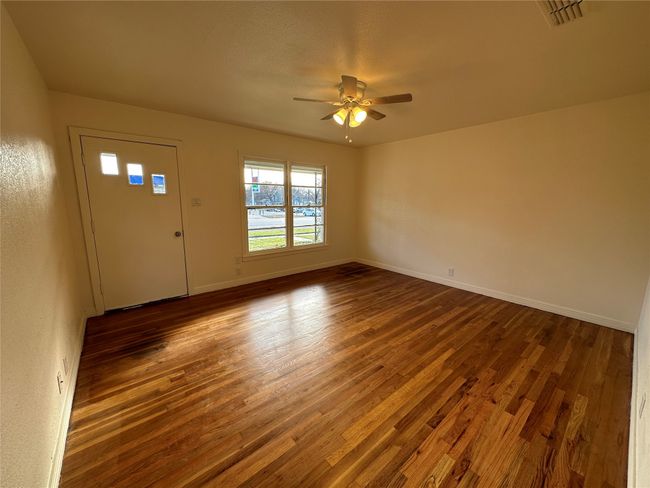 315 W Main St, Home with 2 bedrooms, 1 bathrooms and null parking in Midlothian TX | Image 6
