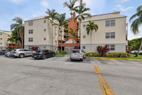 204-8353 Lake Dr, Doral, FL, 33166-7824 | Card Image