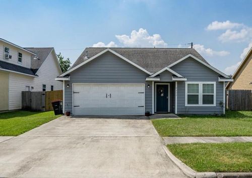 2111 W Gulf St, Baytown, TX, 77520-4326 | Card Image