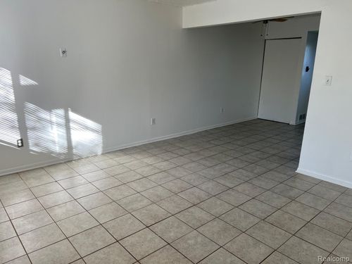 31216 Pardo #4 Street, Garden City, MI, 48135 | Card Image