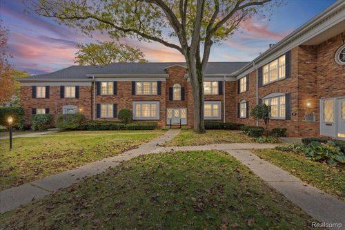 b-750 Trailwood Path, Bloomfield Hills, MI, 48301 | Card Image