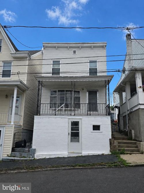 142 Arnot St, SAINT CLAIR, PA, 17970-1103 | Card Image