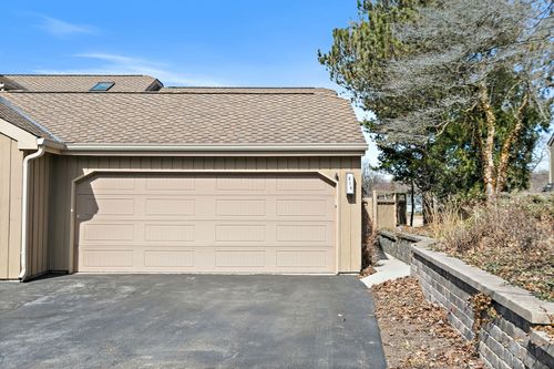 814 Oak Hill Rd, Lake Barrington, IL, 60010-1662 | Card Image