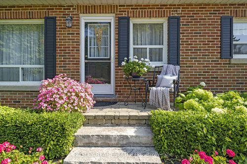 31 John St, Orangeville, ON, L9W2P4 | Card Image