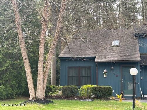40 Margaret Dr, Queensbury, NY, 12804-9164 | Card Image