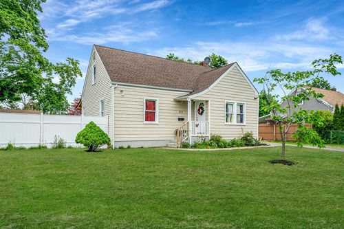 27 William Ave, Central Islip, NY, 11722-2338 | Card Image