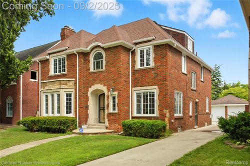17204 Wildemere St, Detroit, MI, 48221-2721 | Card Image