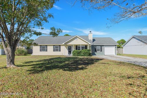 409 Foxtrace Ln, Hubert, NC, 28539-4485 | Card Image