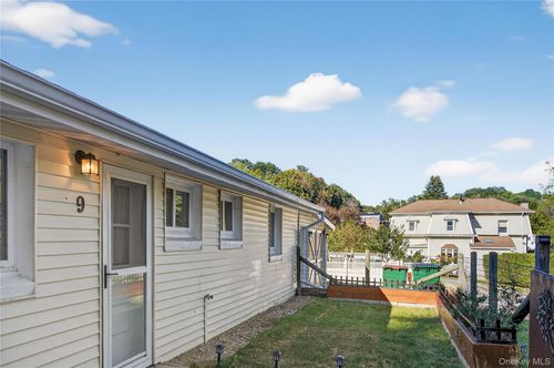9 Wickes Ln, Wappingers Falls, NY, 12590-5559 | Card Image