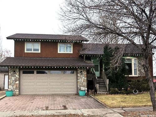 101 3rd St W, Leader, SK, S0N2E0 | Card Image