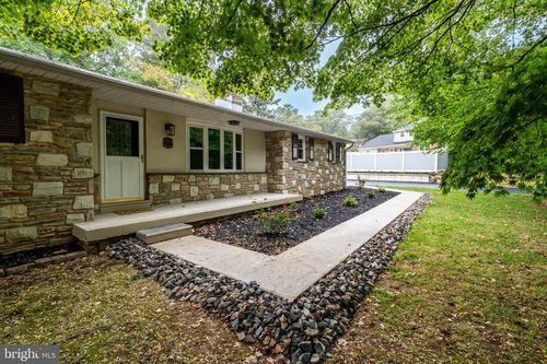 1363 Byberry Rd, HUNTINGDON VALLEY, PA, 19006-3609 | Card Image
