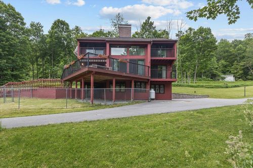 215 Us Route 7 N, Milton, VT, 05468 | Card Image