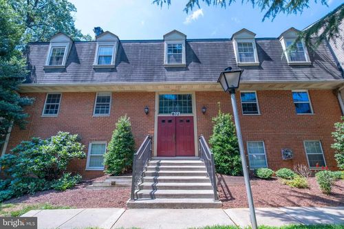 301-872 College Pkwy, ROCKVILLE, MD, 20850-1943 | Card Image