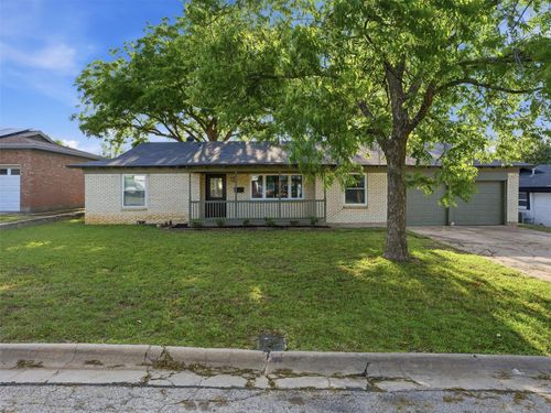 825 Lee Dr, Bedford, TX, 76022-7310 | Card Image