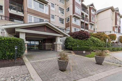 305 - 19677 Meadow Gardens Way, Condo with 2 bedrooms, 2 bathrooms and 1 parking in Pitt Meadows BC | Image 3