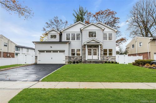10 Beth Ln, Plainview, NY, 11803-2205 | Card Image