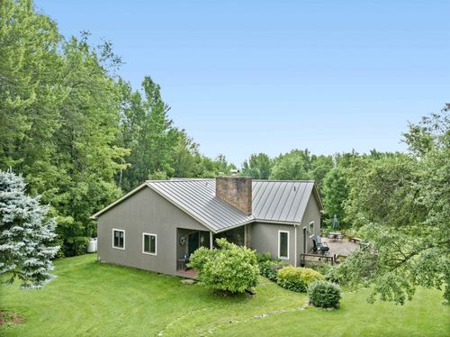 2113 W Hill Rd, Stowe, VT, 05672 | Card Image