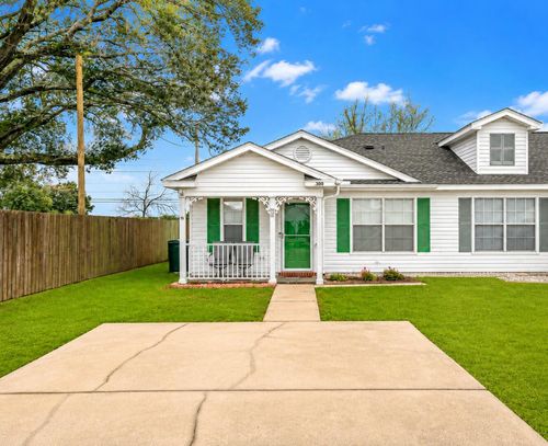 300 Loveland Cir, Pensacola, FL, 32526-5016 | Card Image
