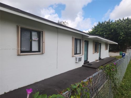 838-836 Nw 98th St, Miami, FL, 33150-1521 | Card Image