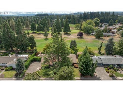 1843 Nw Saint Andrews Dr, Mcminnville, OR, 97128-2429 | Card Image