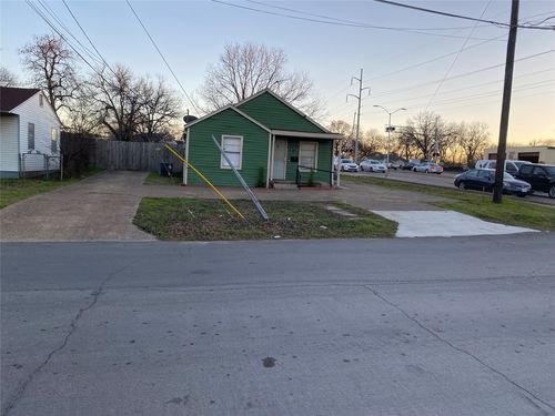 7002 Red Bud Dr, Dallas, TX, 75227-4119 | Card Image