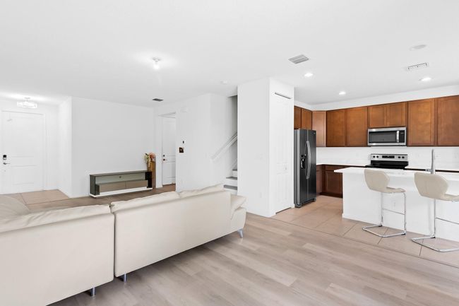 Living and Dining Rooms | Image 10